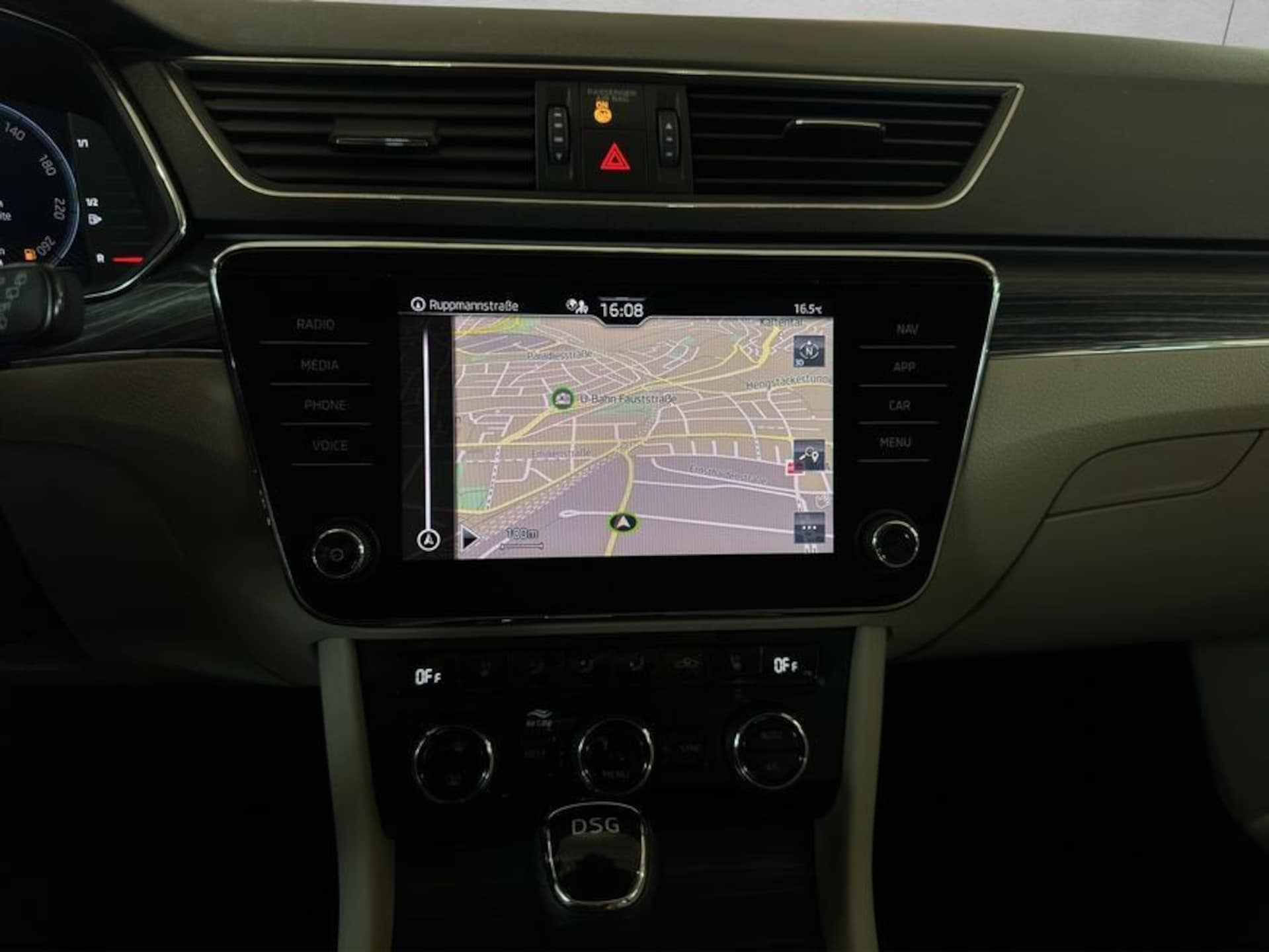 Skoda Superb Combi PREMIUM EDITION