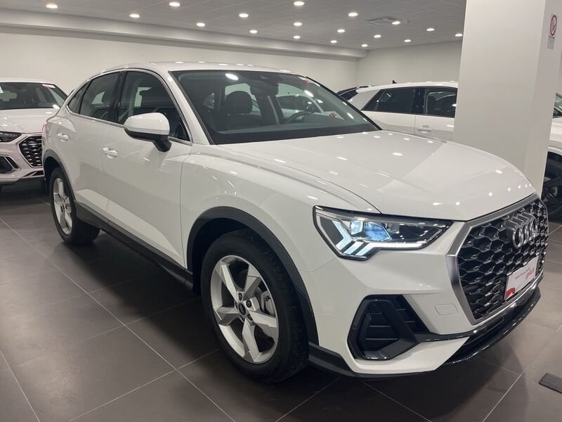 Immagine di Audi Q3 Sportback TFSI e Business Plus 45 TFSI e 180 kW (245 CV) S tronic - Vista: for more details contact your dealer