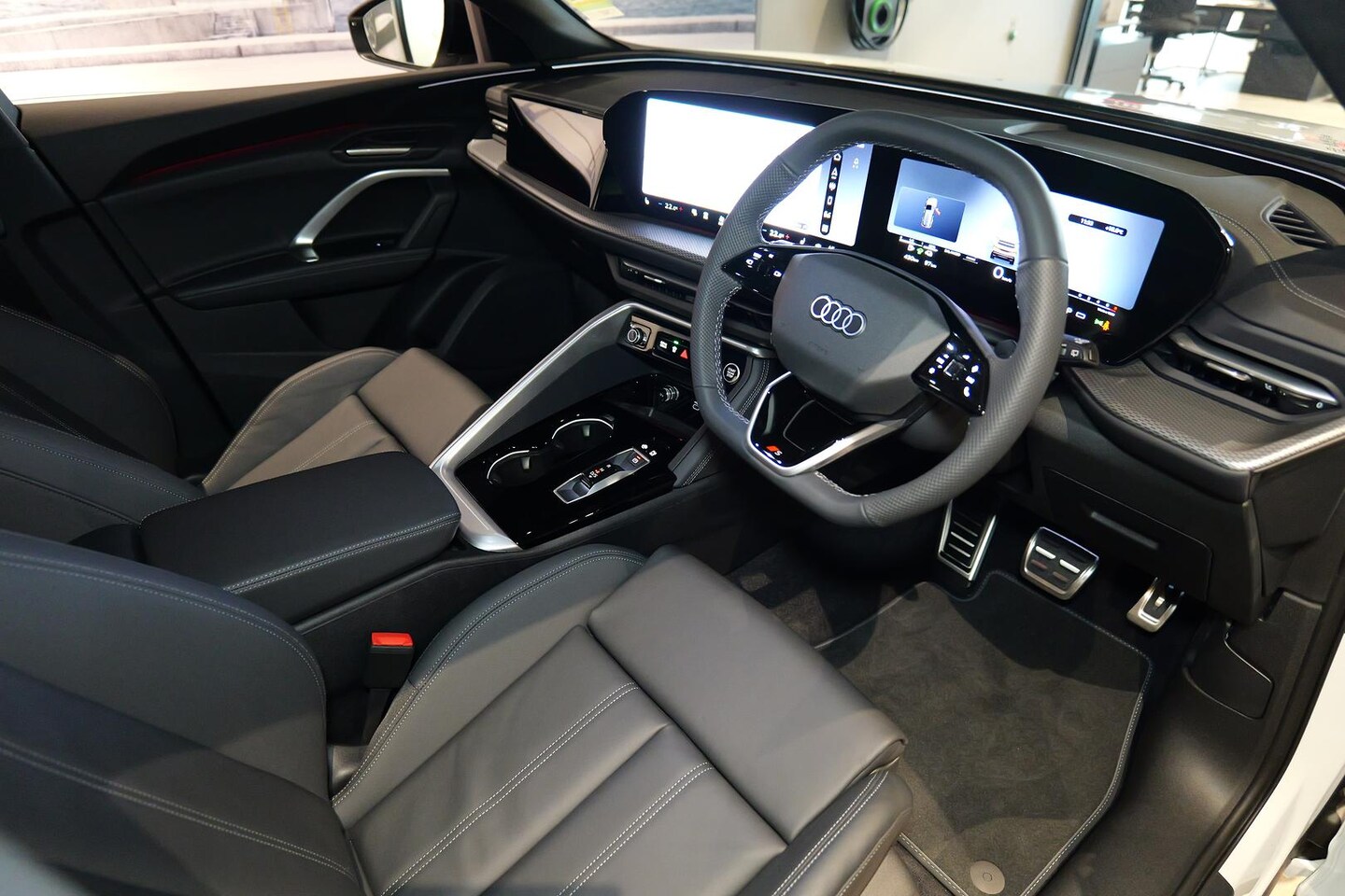 Image about Audi Q5 SUV e-hybrid quattro S tronic