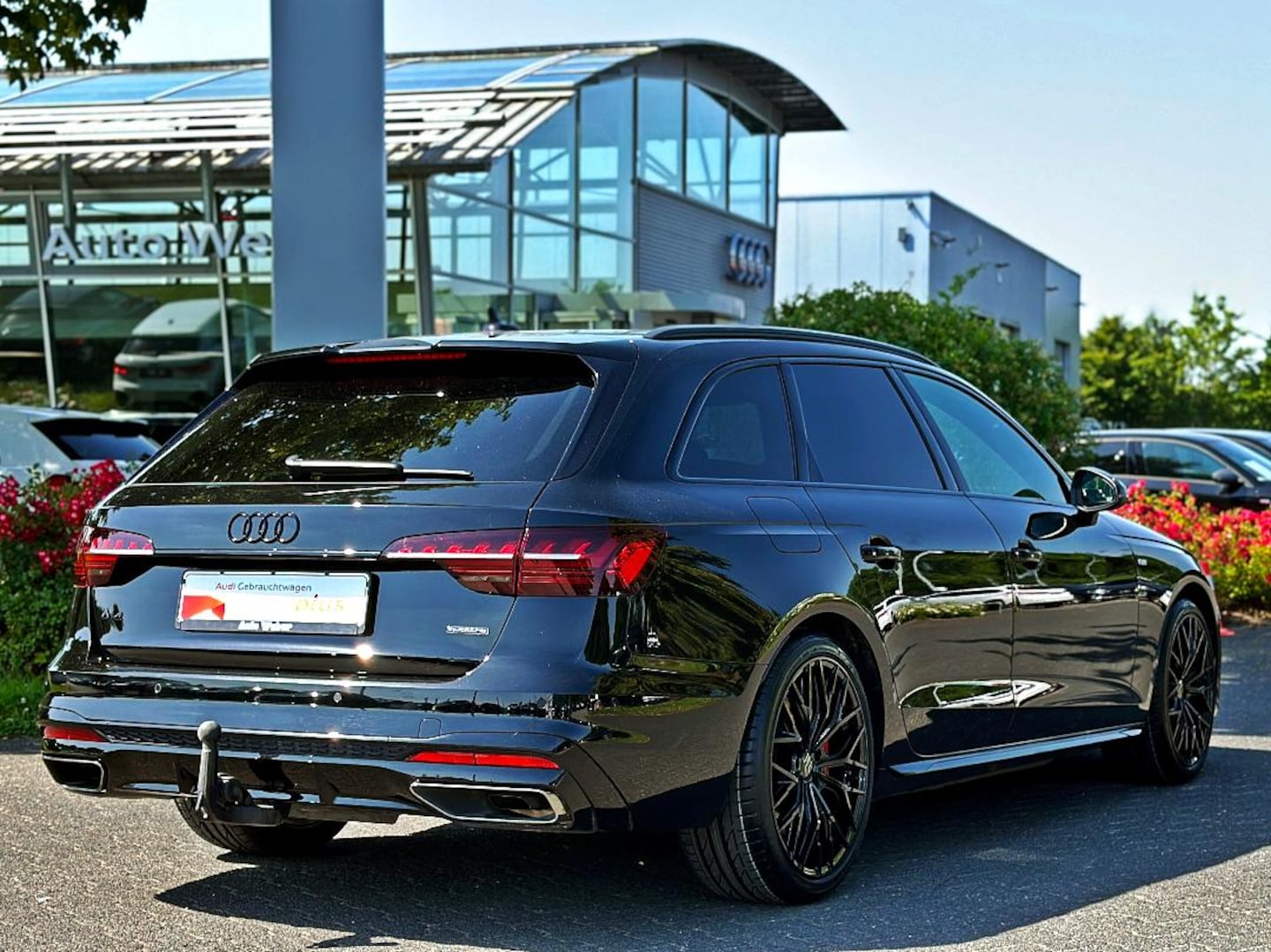 Bild über Audi A4 Avant S line 45 TFSI quattro S tronic - für weitere Informationen kontaktieren Sie den Audi Partner