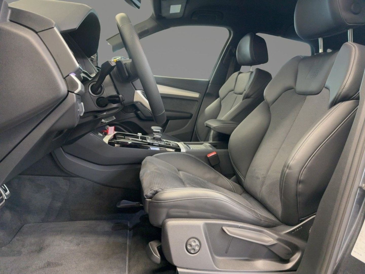 Bild über Audi Q5 40 TDI quattro 150 kW S tronic - für weitere Informationen kontaktieren Sie den Audi Partner