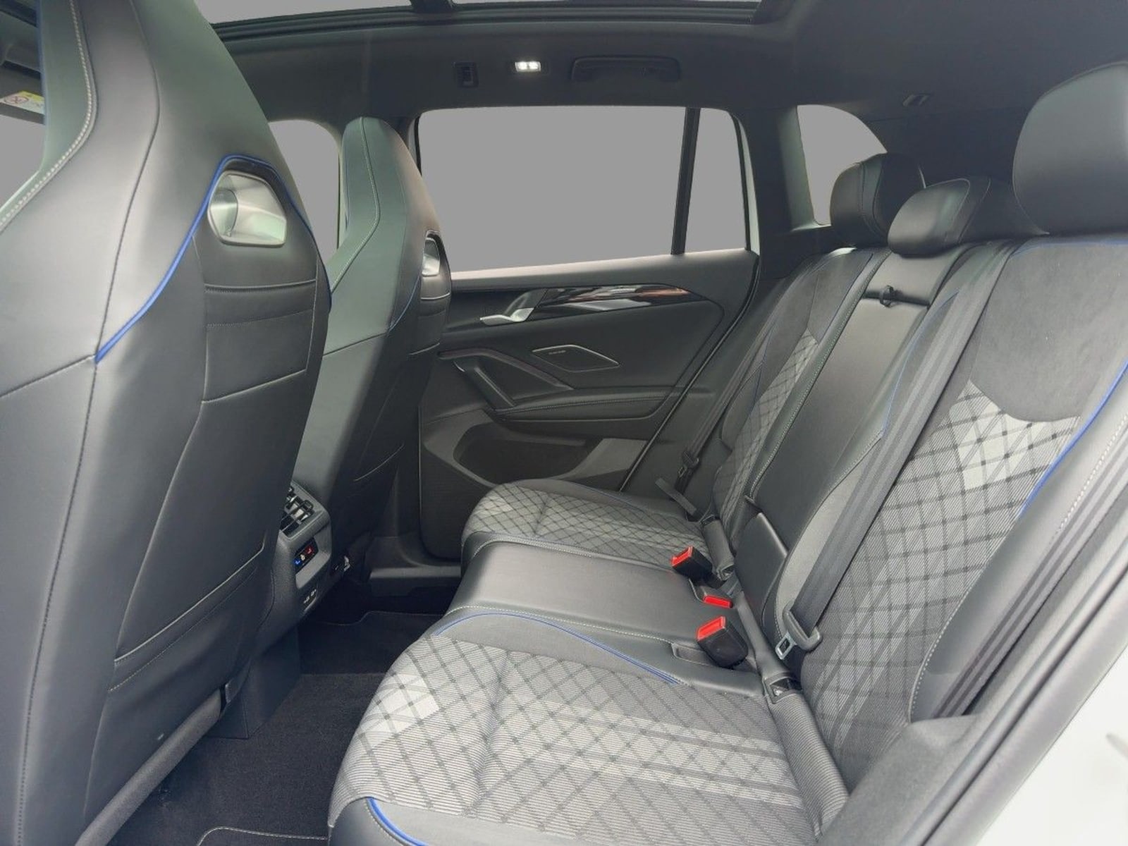 Volkswagen Tiguan – Bild 10
