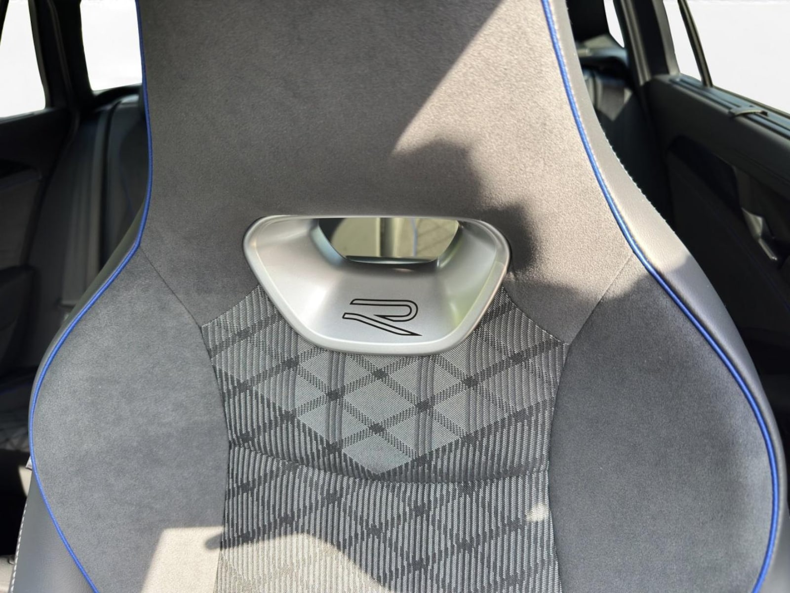 Volkswagen Passat – Bild 17