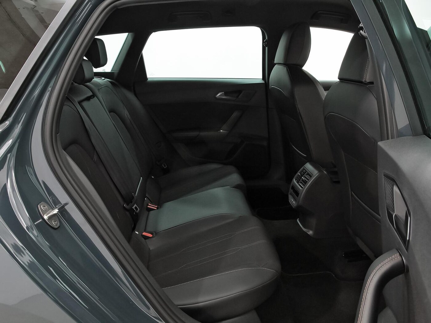 CUPRA Leon Sportstourer 1.5 eTSI DSG 110 kW (150 CV) — photo 7