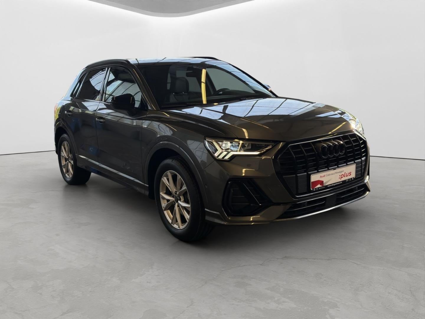 Bild über Audi Q3 S line 35 TFSI S tronic - für weitere Informationen kontaktieren Sie den Audi Partner