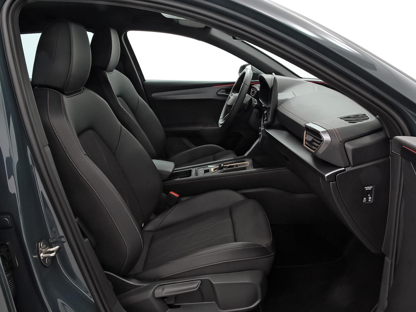 CUPRA Leon Sportstourer 1.5 eTSI DSG 110 kW (150 CV) — photo 6
