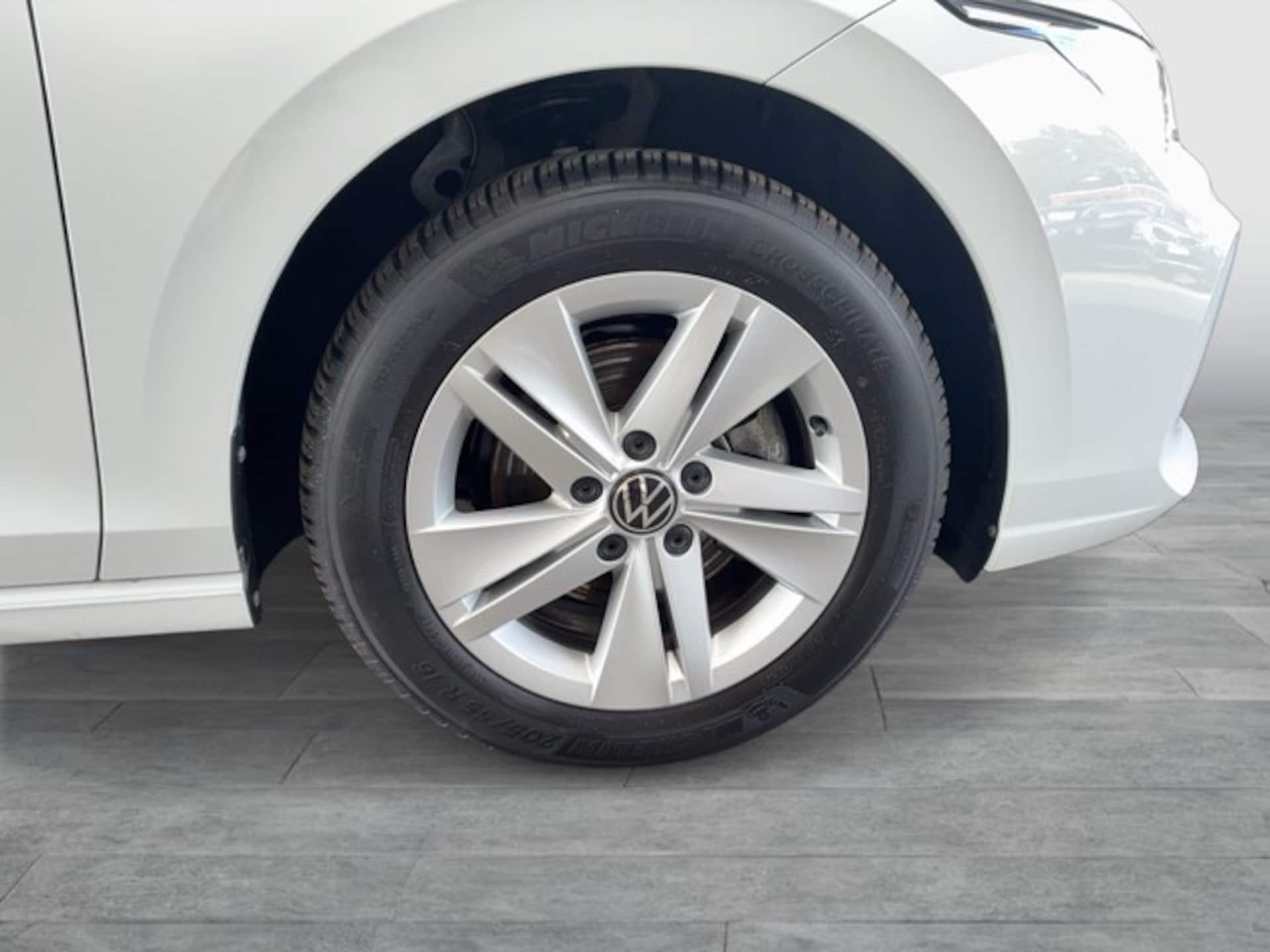 Volkswagen Golf Life