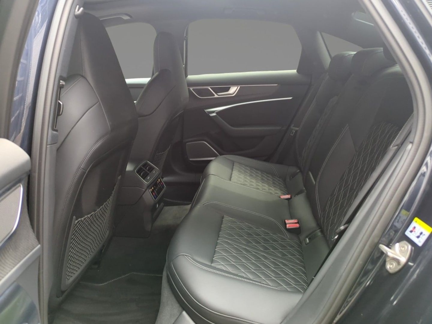 Bild über Audi S6 Limousine TDI quattro tiptronic - für weitere Informationen kontaktieren Sie den Audi Partner