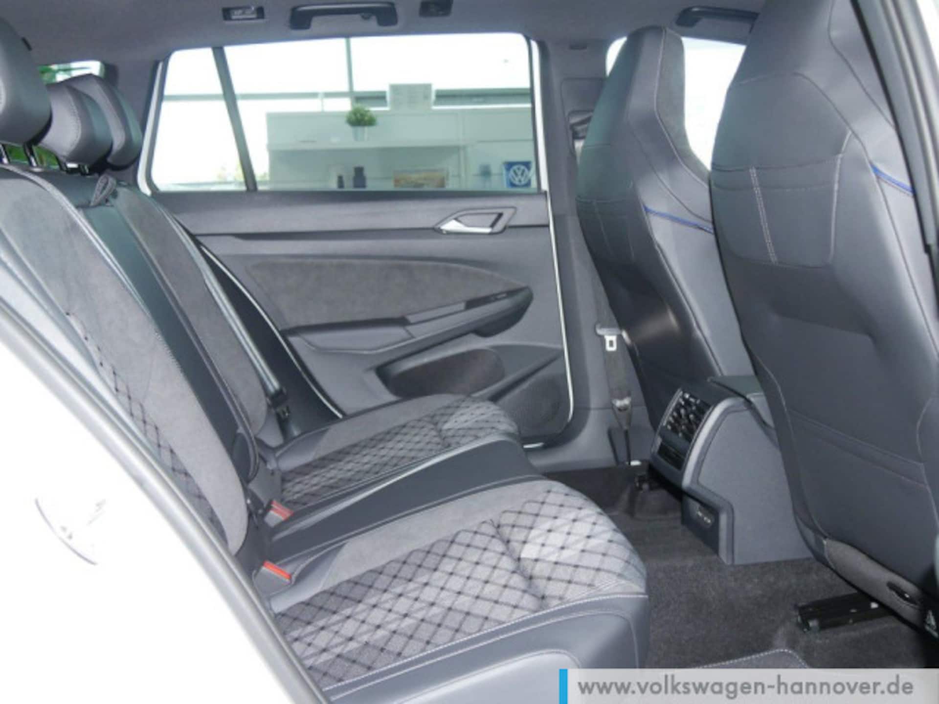 Volkswagen Golf Variant R-Line