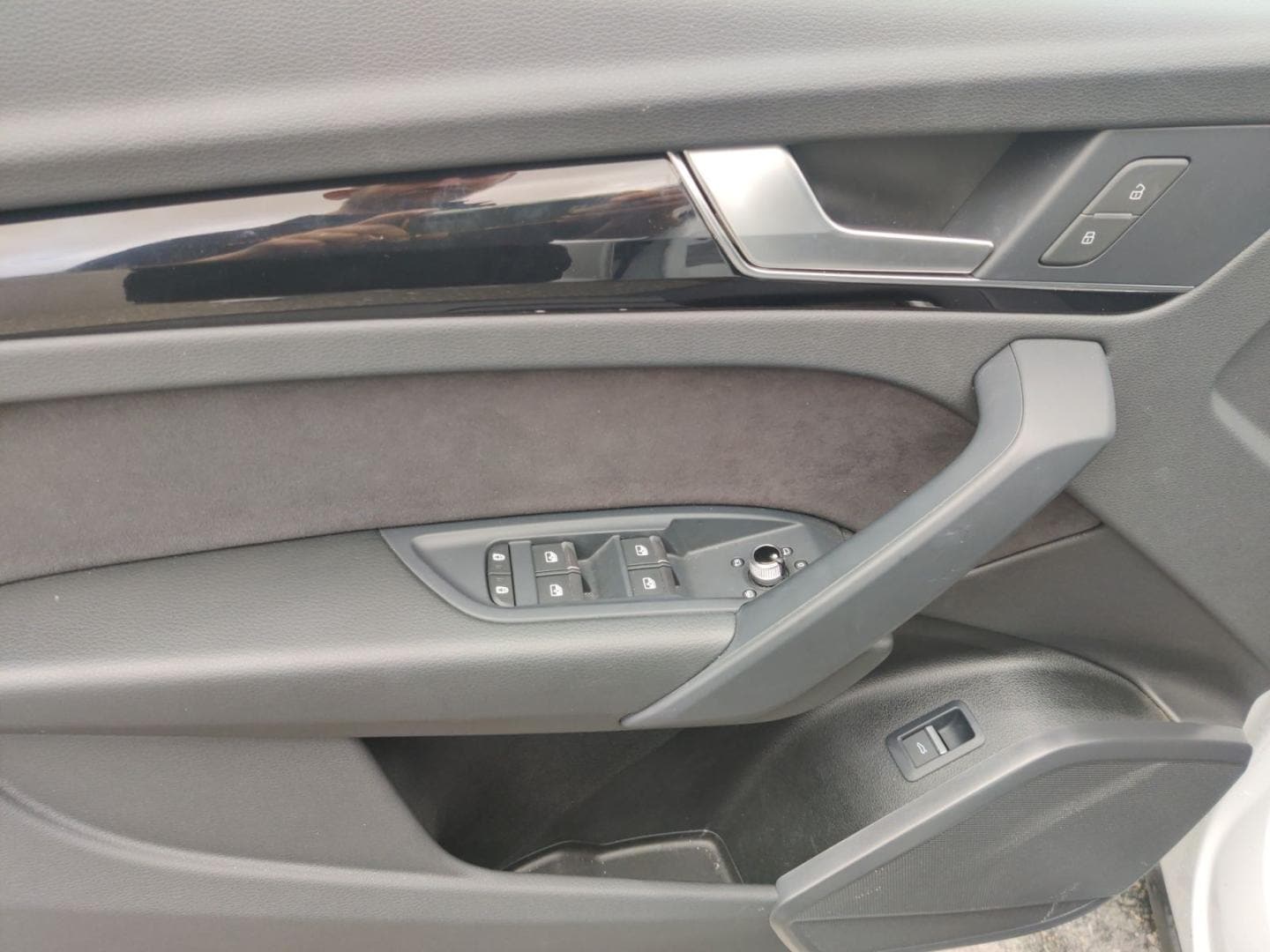 Bild über Audi Q5 40 TDI quattro S tronic - für weitere Informationen kontaktieren Sie den Audi Partner