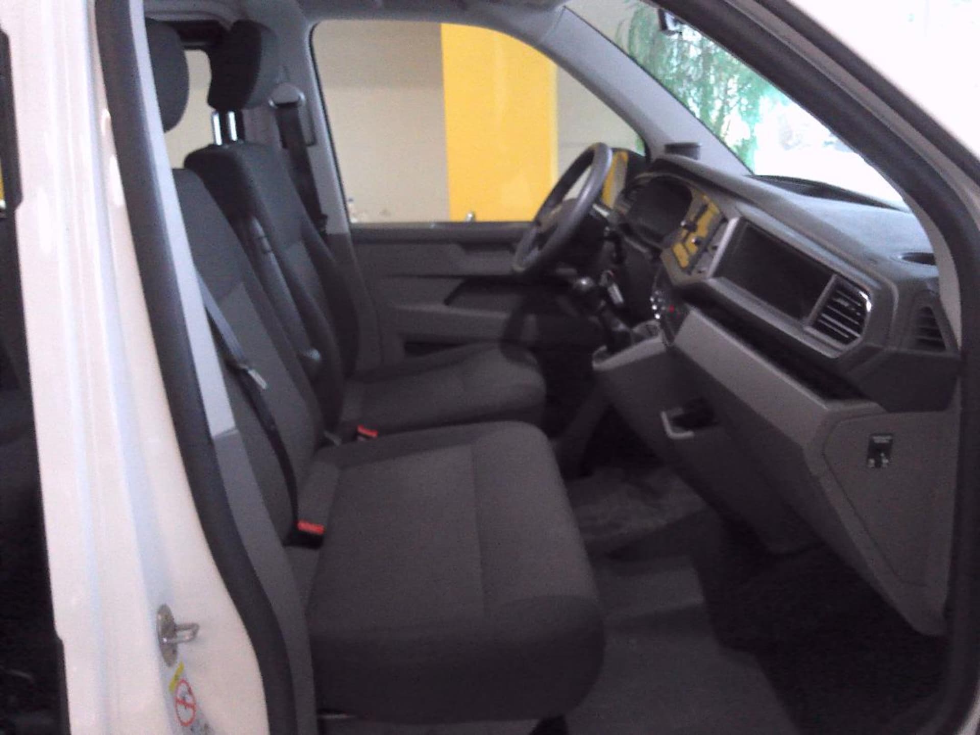 Volkswagen T6.1 Transporter Kombi kurzer Radstand