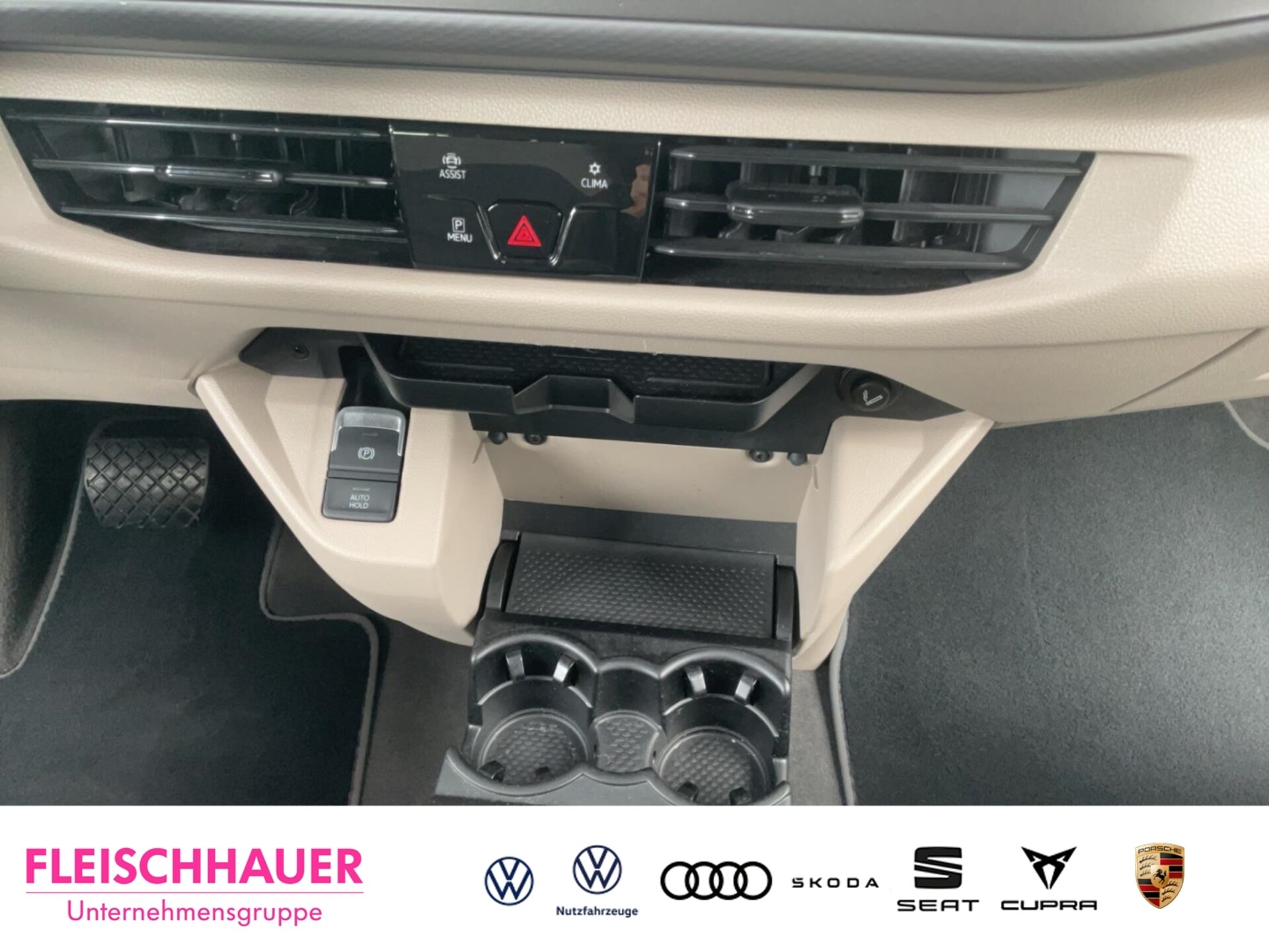 Volkswagen Multivan Langversion Basis-Modell