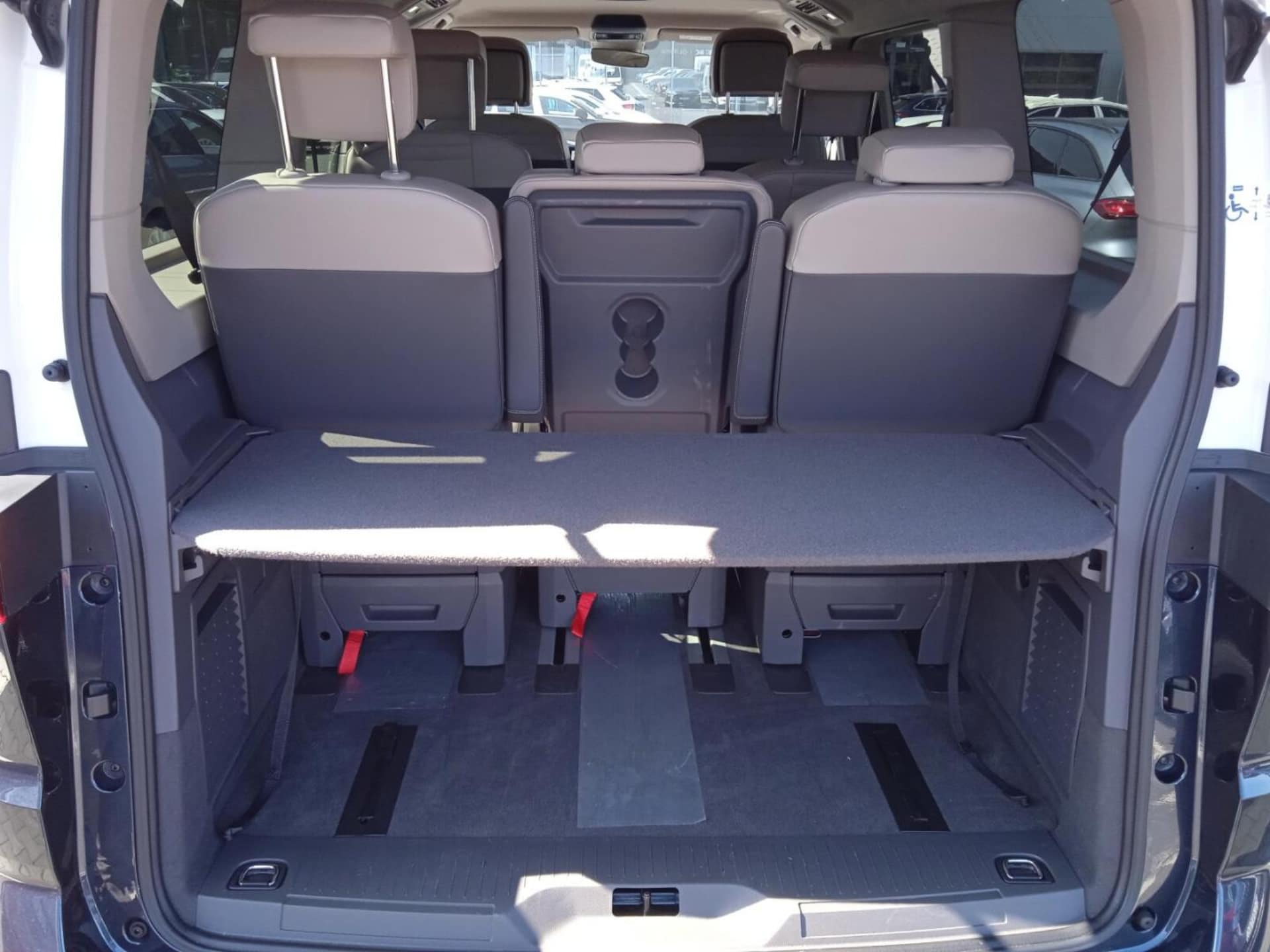 Volkswagen Multivan długi rozstaw osi Life