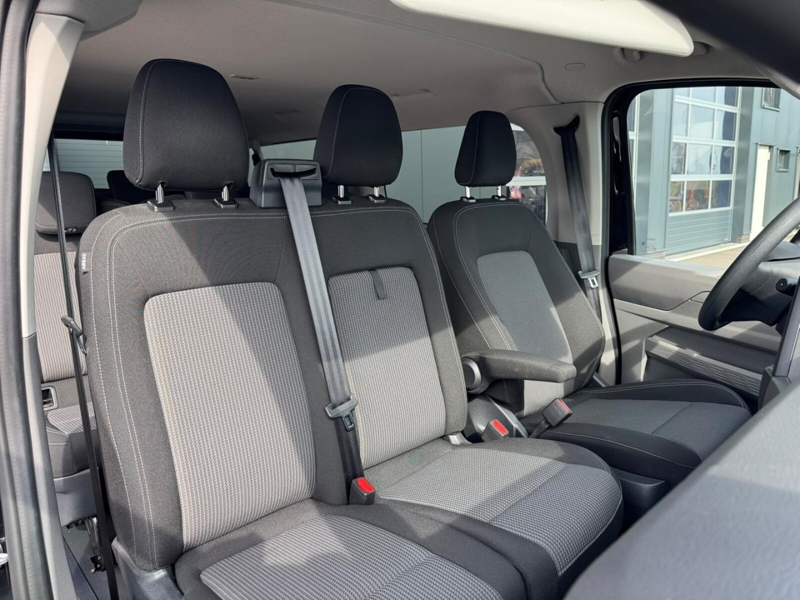 Volkswagen Transporter Kombi langer Radstand – Bild 15
