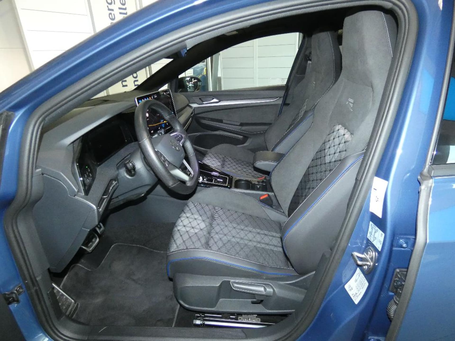 Volkswagen Golf R-Line