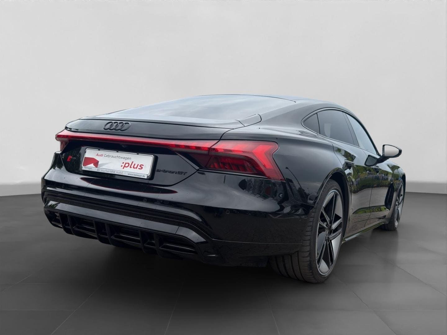 Bild über Audi RS e-tron GT e-tron quattro - für weitere Informationen kontaktieren Sie den Audi Partner
