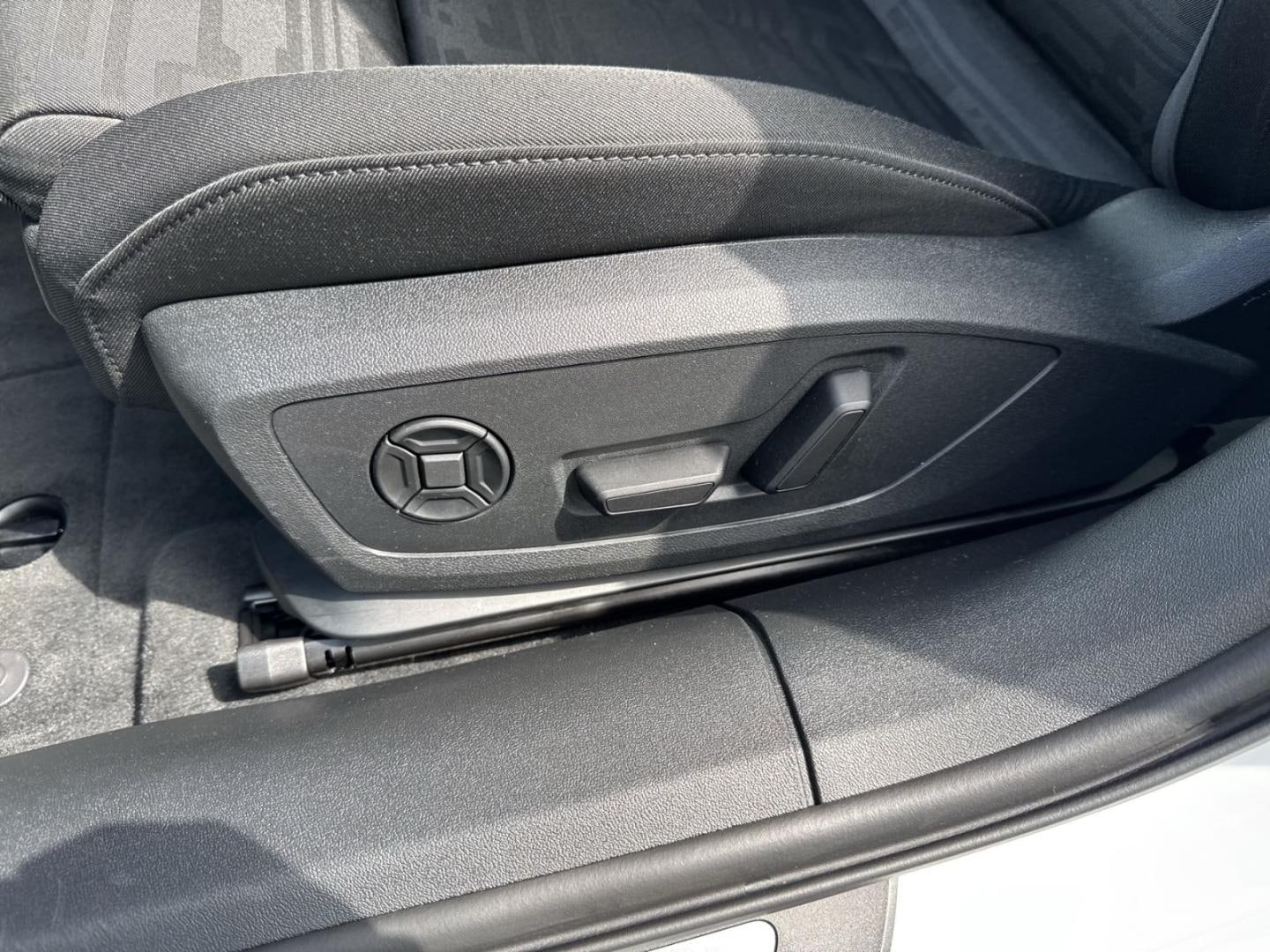 Bild über Audi A6 Avant TDI quattro 150 kW S tronic - für weitere Informationen kontaktieren Sie den Audi Partner