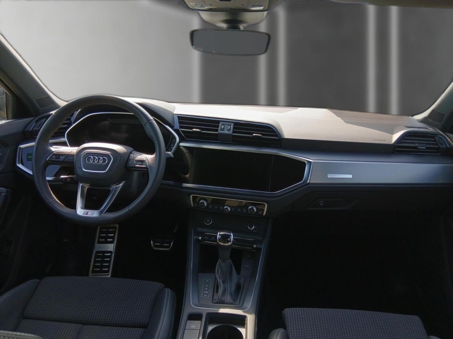 Bild über Audi Q3 Sportback S line 35 TFSI S tronic - für weitere Informationen kontaktieren Sie den Audi Partner