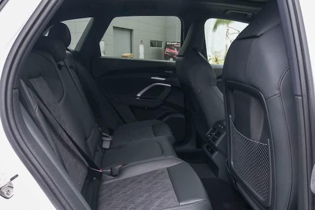 2026 Audi SQ5 Premium Plus - Photo 15