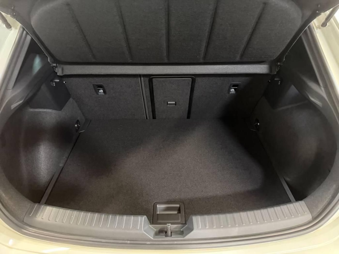 CUPRA Leon León 1.5 TSI e-Hybrid DSG 150 kW (204 CV) — photo 7
