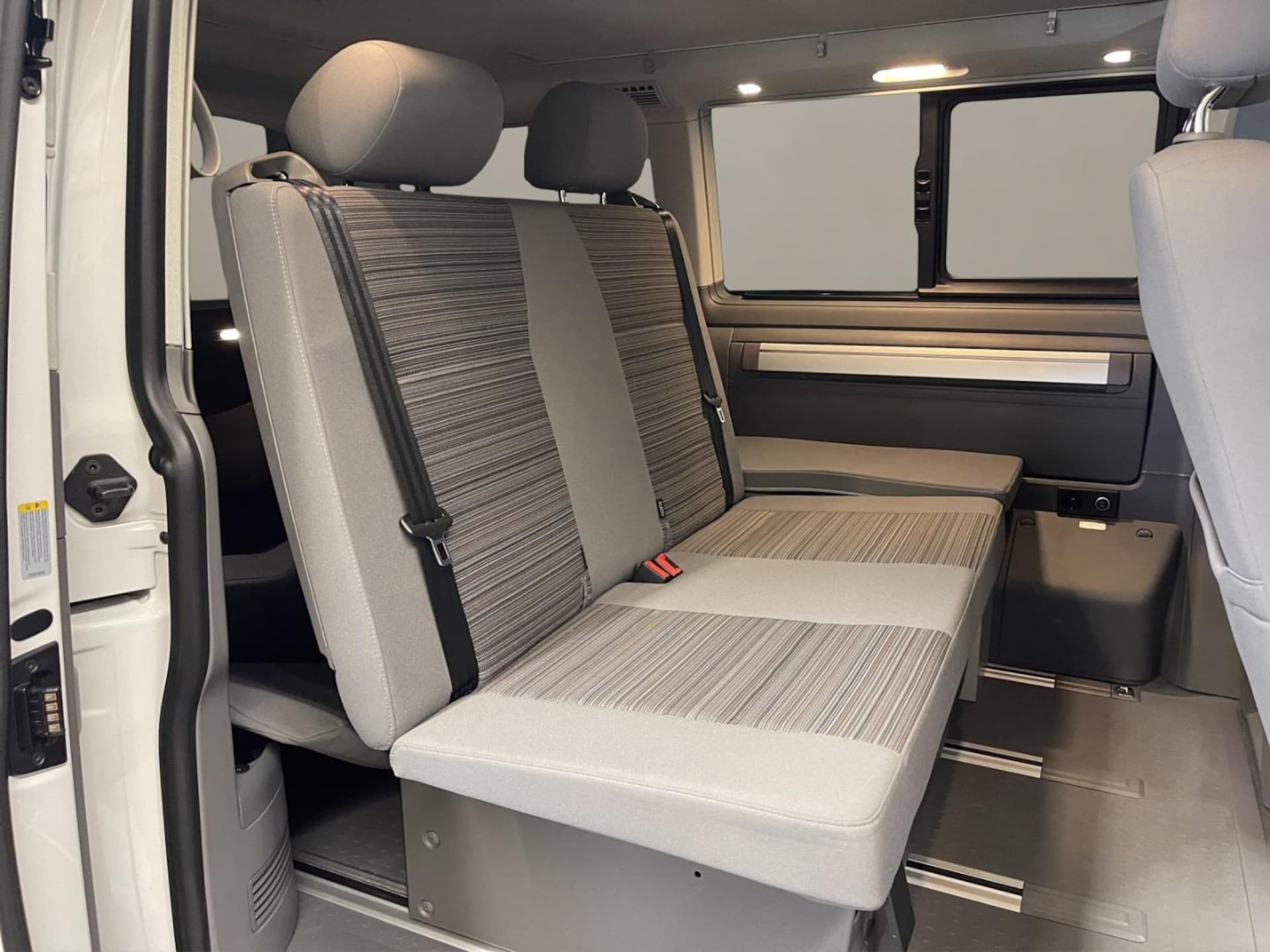 Volkswagen T6.1 California Beach