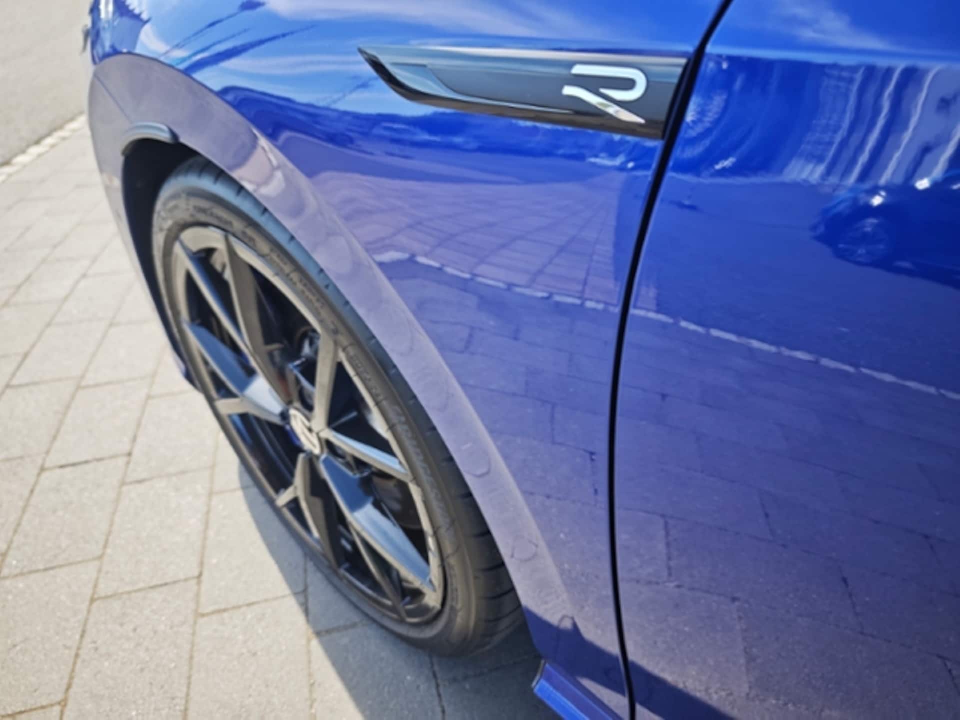 Volkswagen Golf Variant R