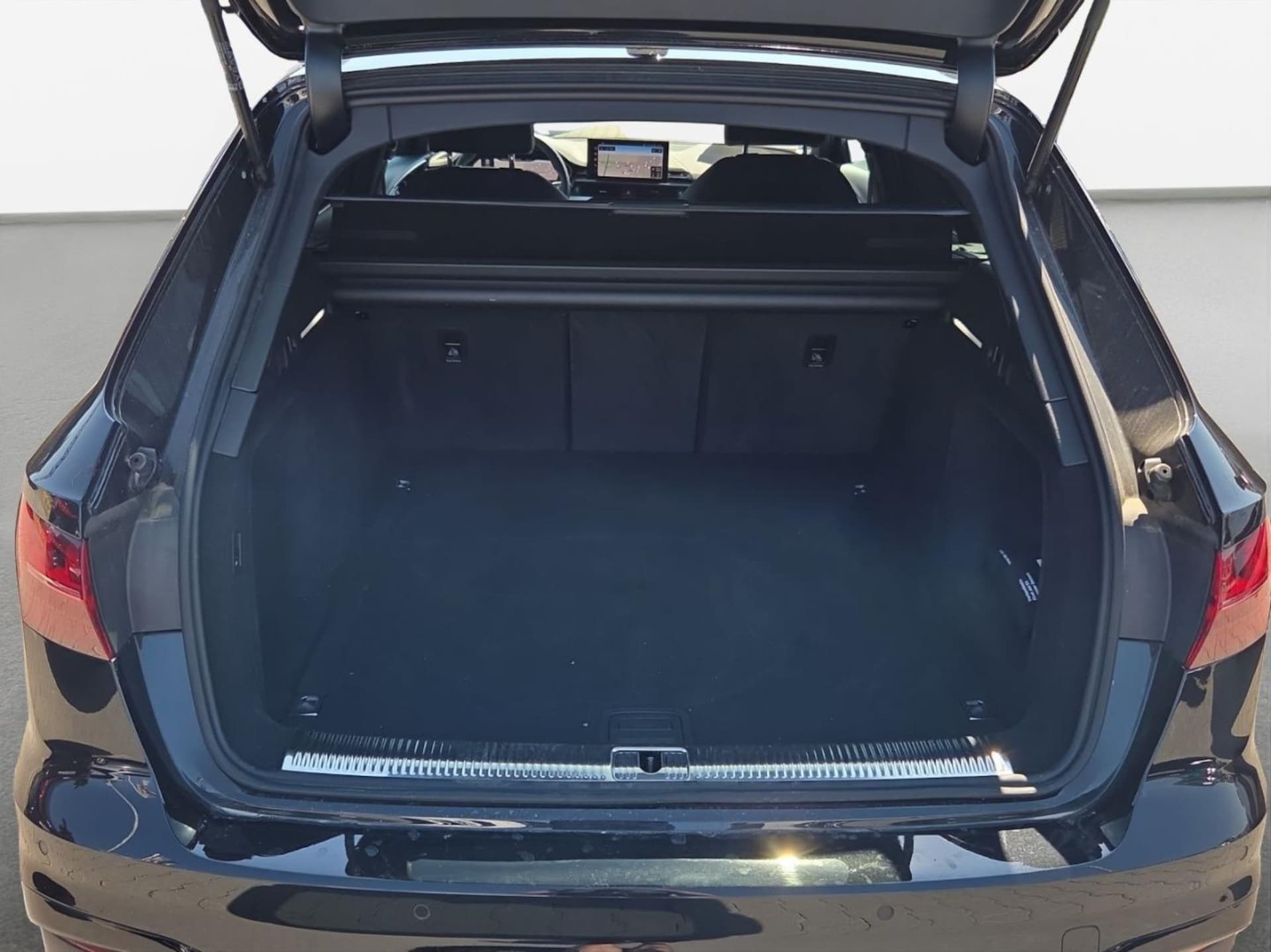 Audi A4 Avant S line