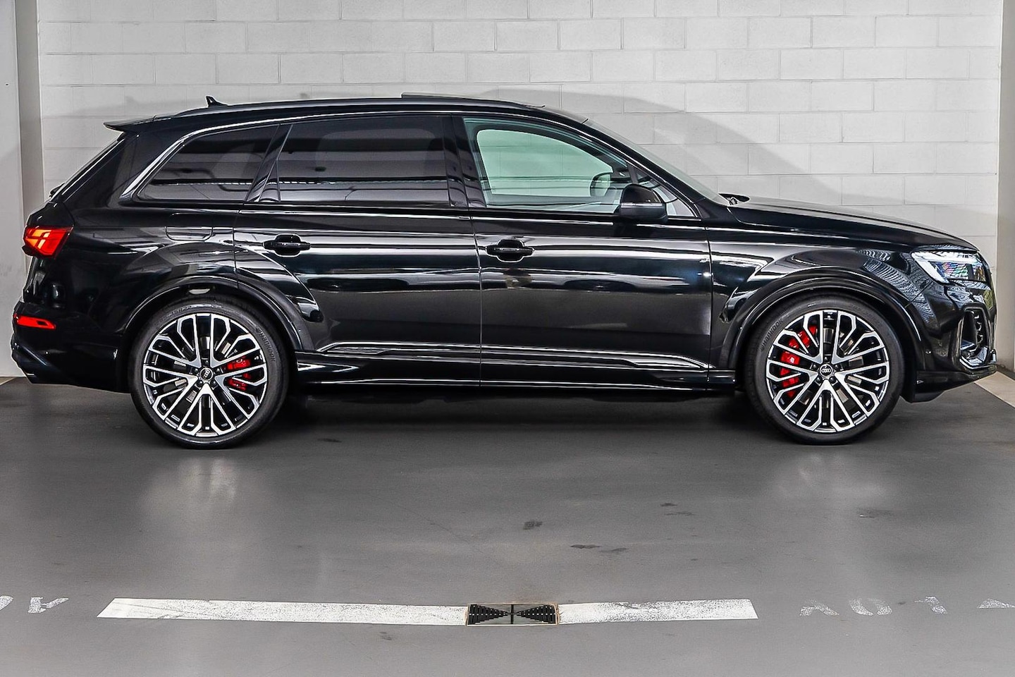 Image about Audi SQ7 TFSI quattro tiptronic