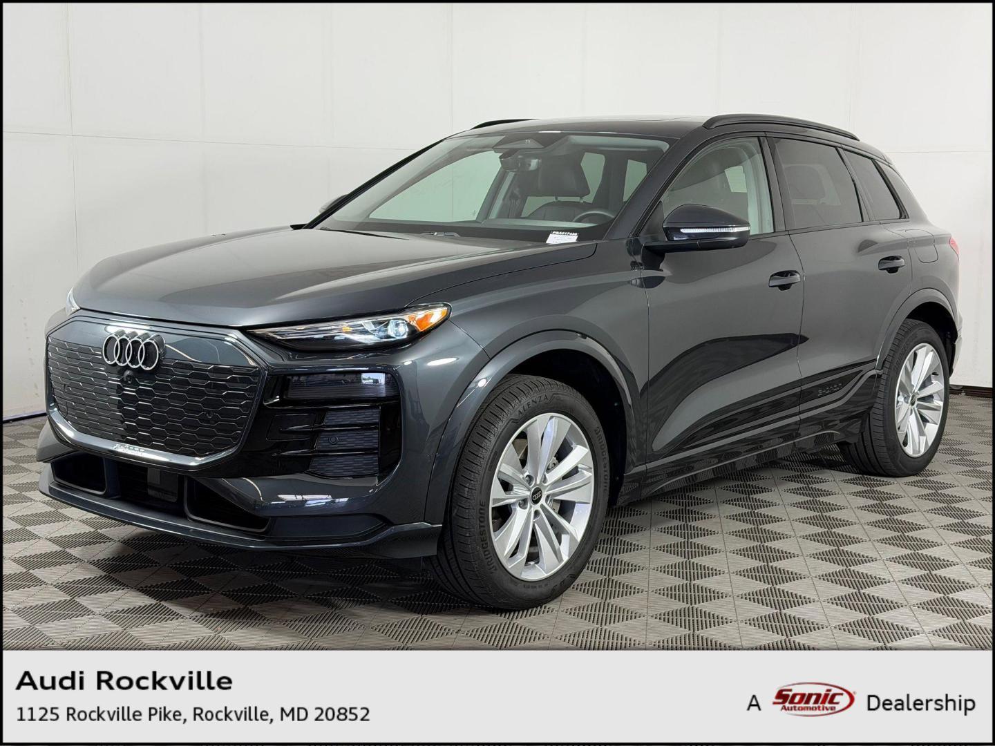 2025 Audi Q6 e-tron Premium's photo