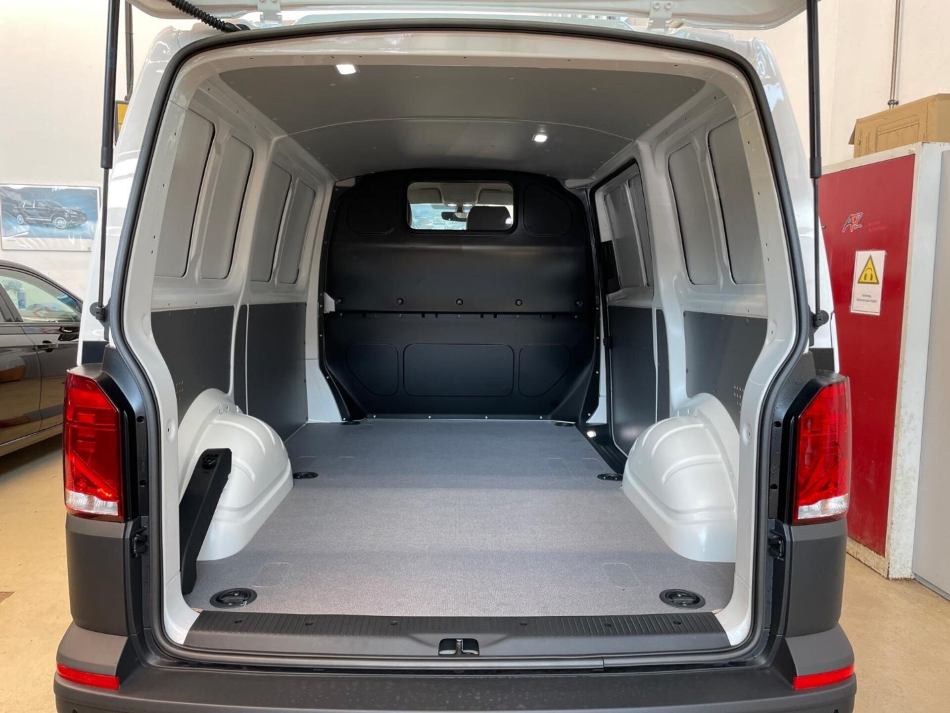 Volkswagen T6.1 Transporter Kasten kurzer Radstand