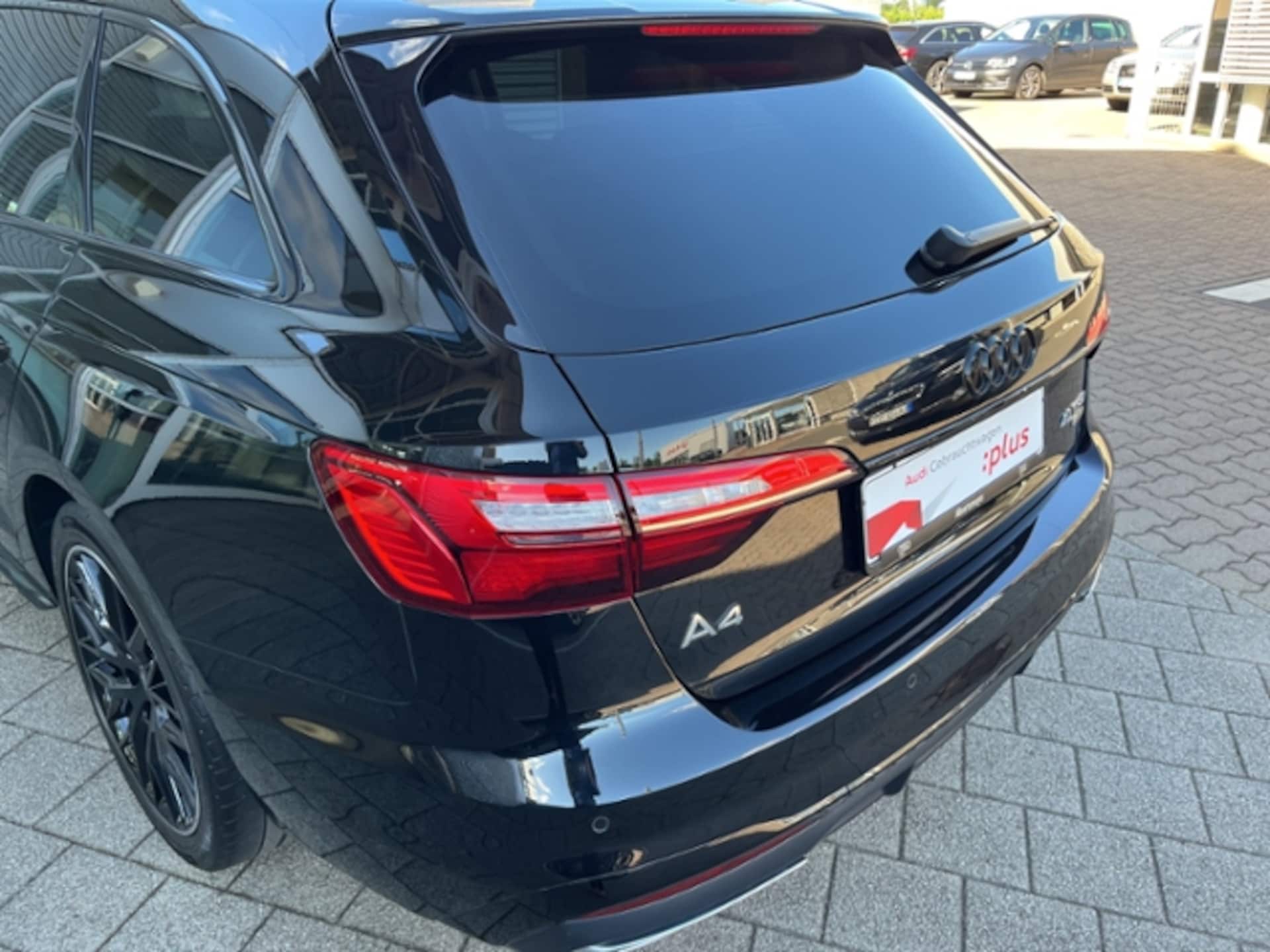 Audi A4 Avant S line