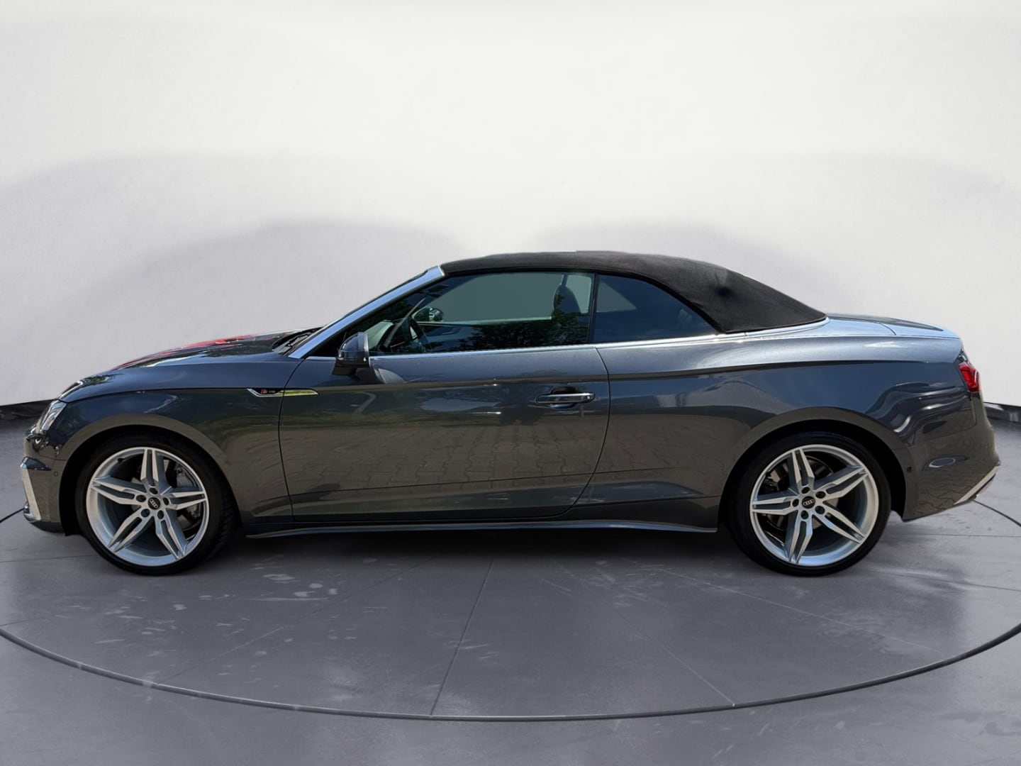 Bild über Audi A5 Cabriolet S line 45 TFSI quattro S tronic - für weitere Informationen kontaktieren Sie den Audi Partner
