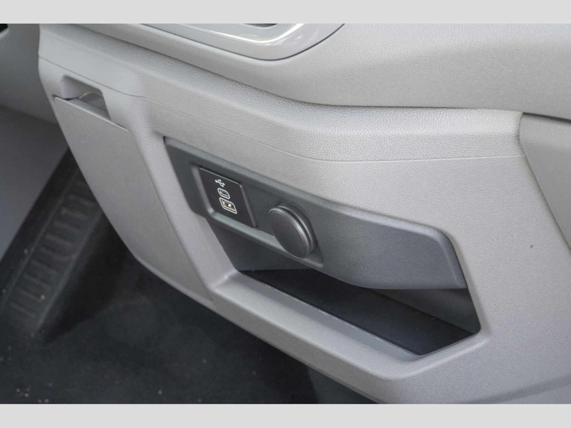 Volkswagen Caravelle langer Radstand Life