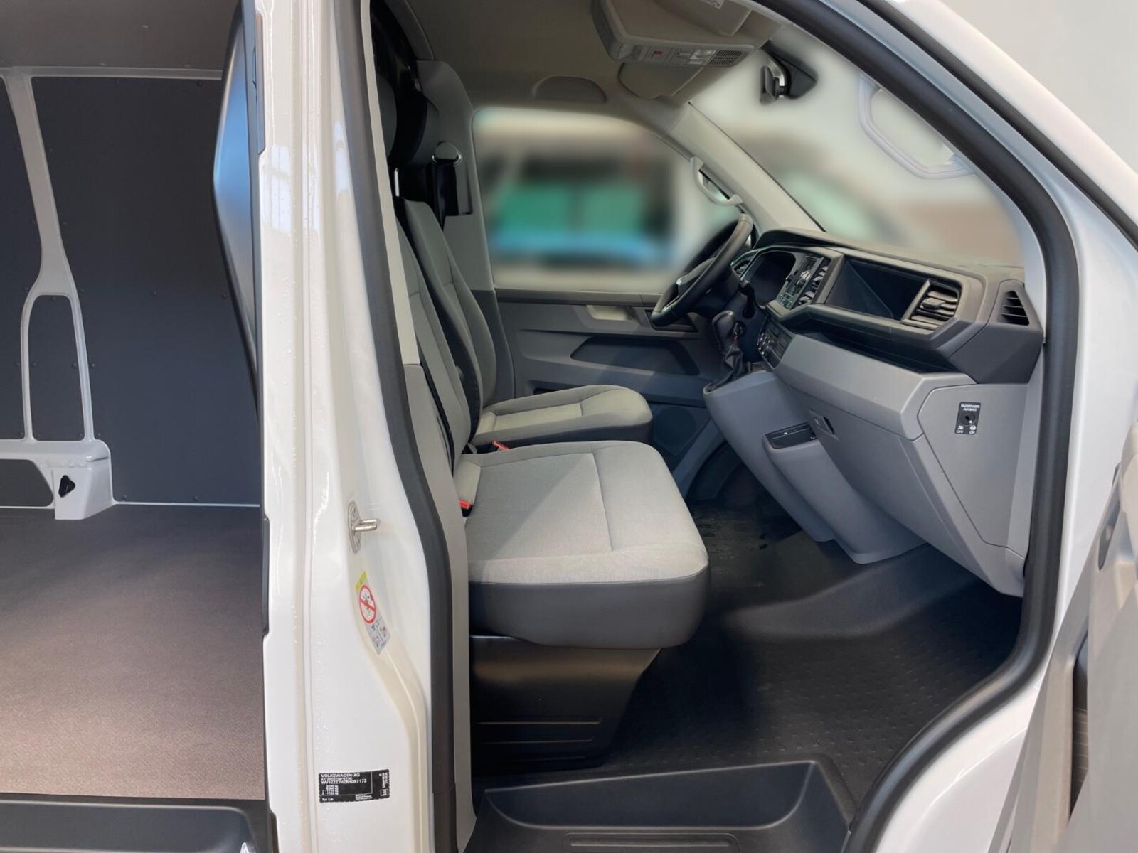 Volkswagen T6.1 Transporter Kasten langer Radstand – Bild 13