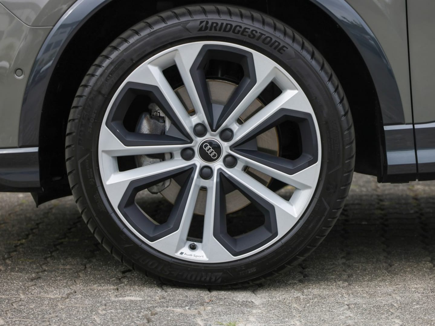 Bild über Audi Q3 TFSI quattro 140 kW S tronic - für weitere Informationen kontaktieren Sie den Audi Partner