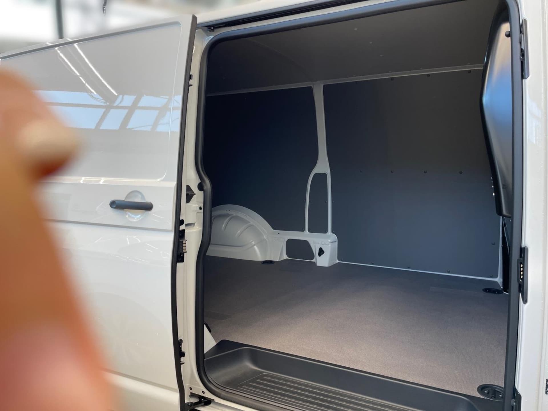 Volkswagen T6.1 Transporter Kasten langer Radstand