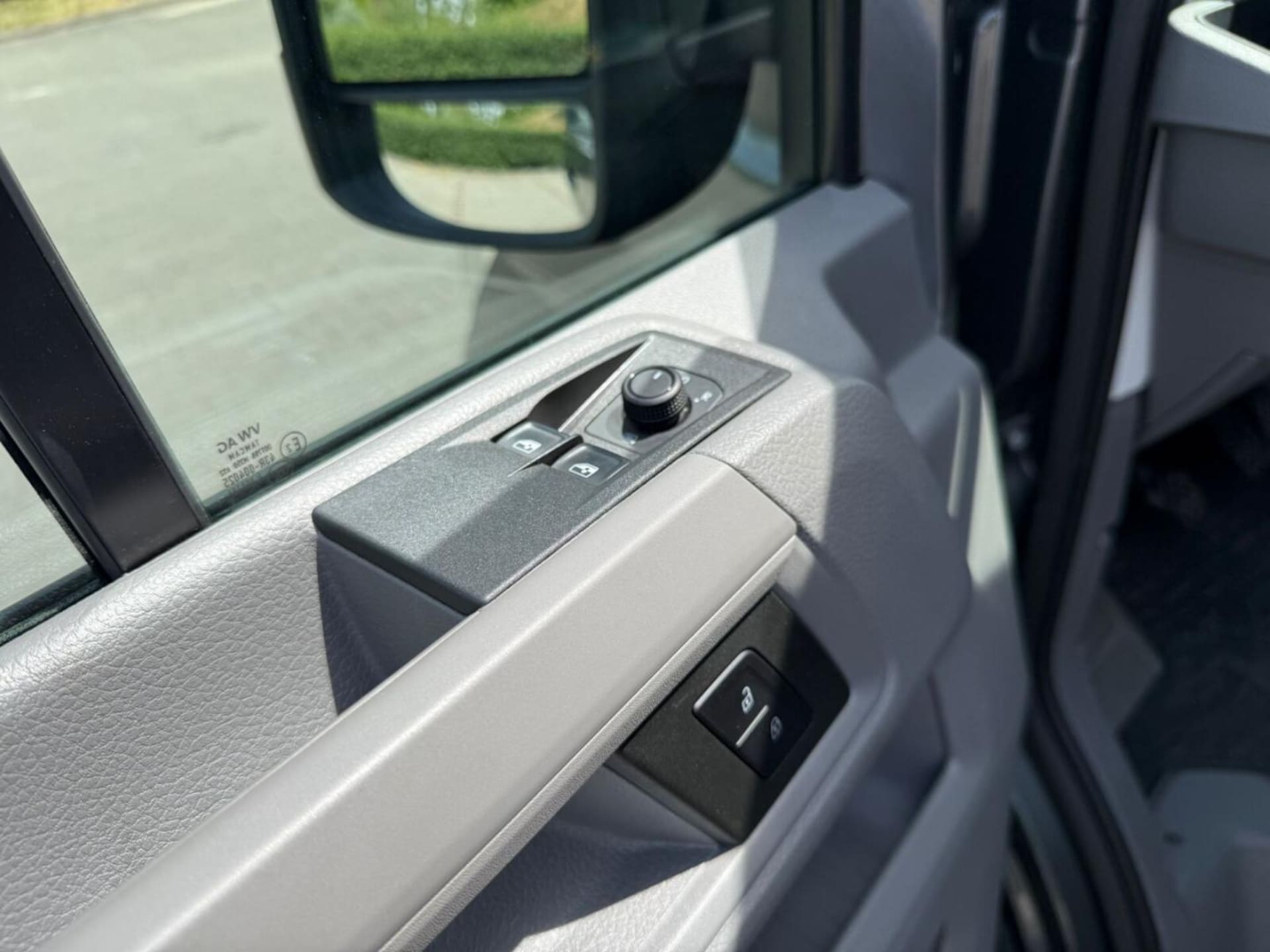 Volkswagen Crafter Furgon średni rozstaw osi