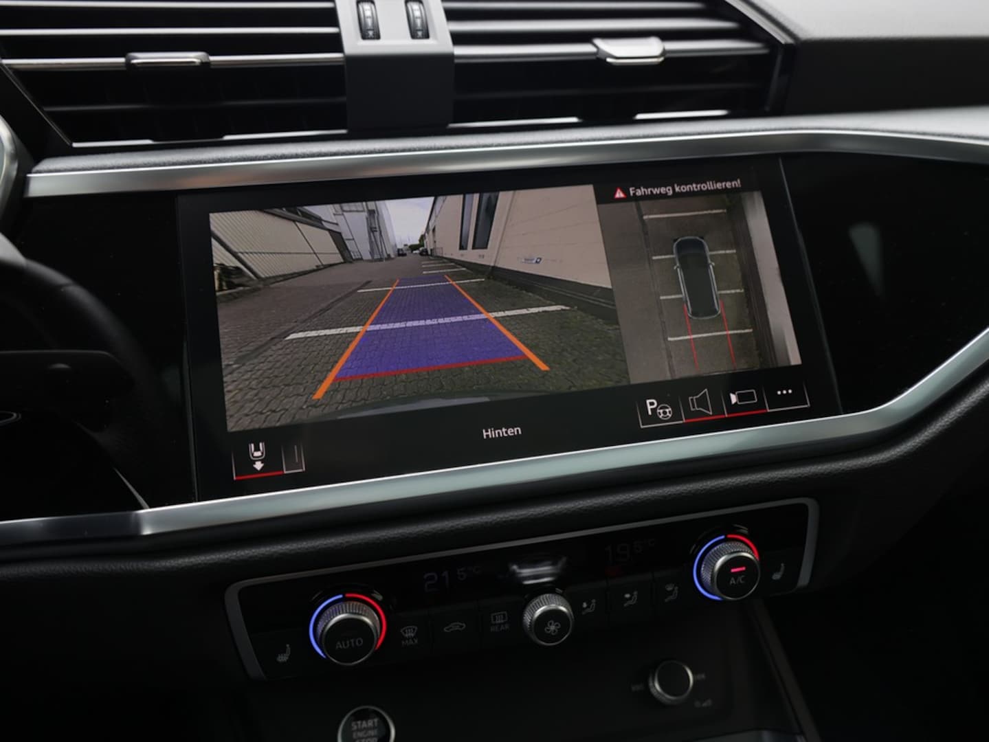 Bild über Audi Q3 TFSI quattro 140 kW S tronic - für weitere Informationen kontaktieren Sie den Audi Partner