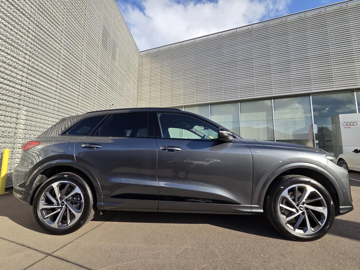 Image about Audi Q5 SUV TFSI quattro 200 kW sport