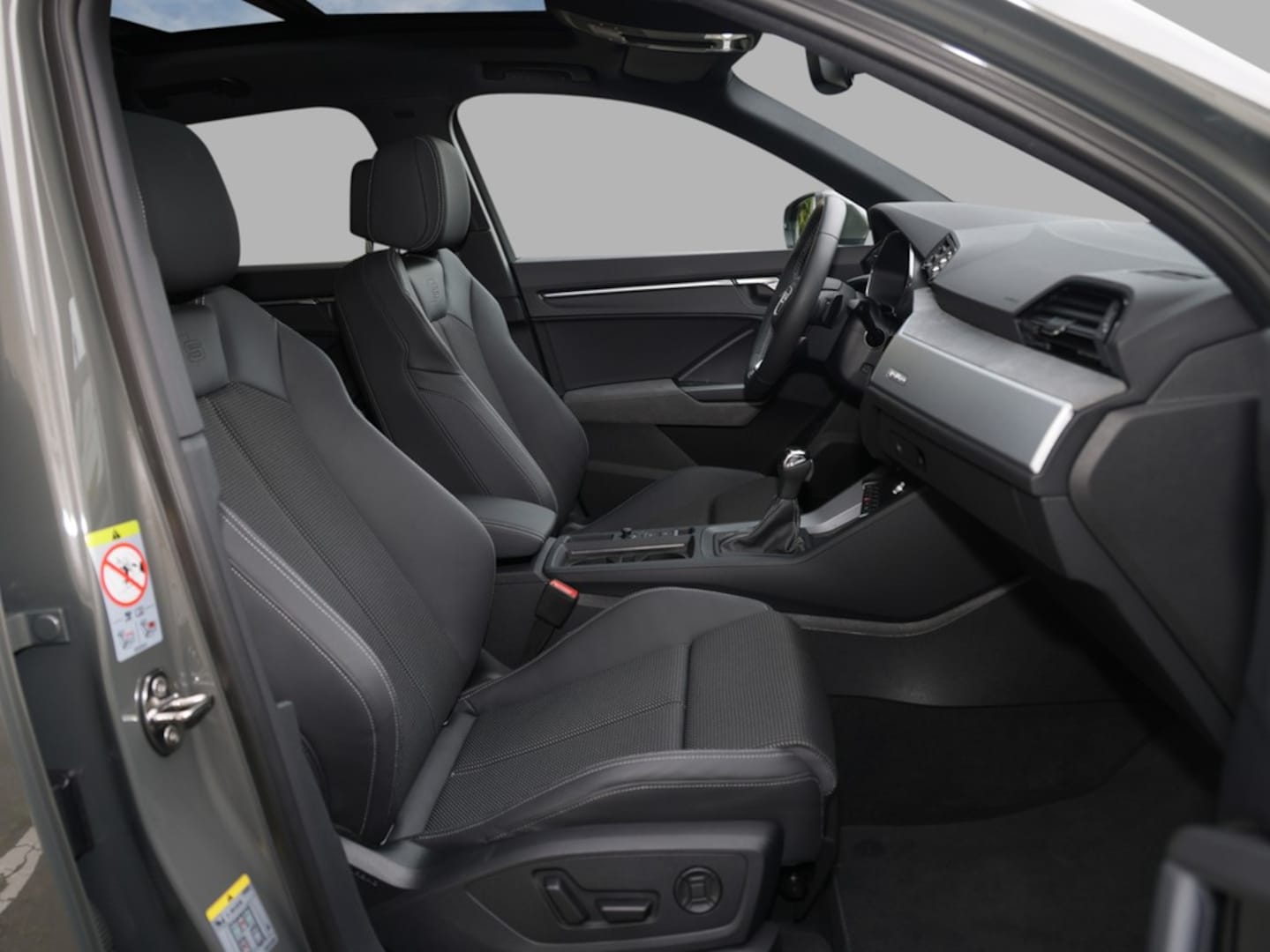 Bild über Audi Q3 TFSI quattro 140 kW S tronic - für weitere Informationen kontaktieren Sie den Audi Partner