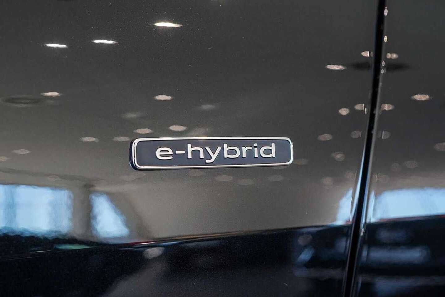 Image about Audi Q5 SUV e-hybrid quattro S tronic