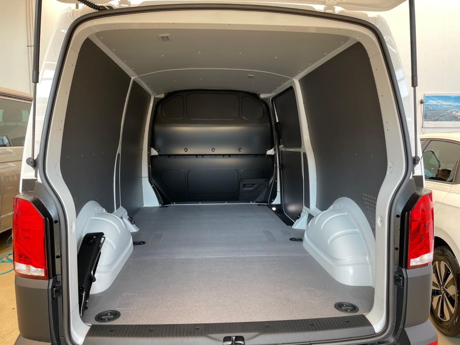 Volkswagen T6.1 Transporter Kasten langer Radstand