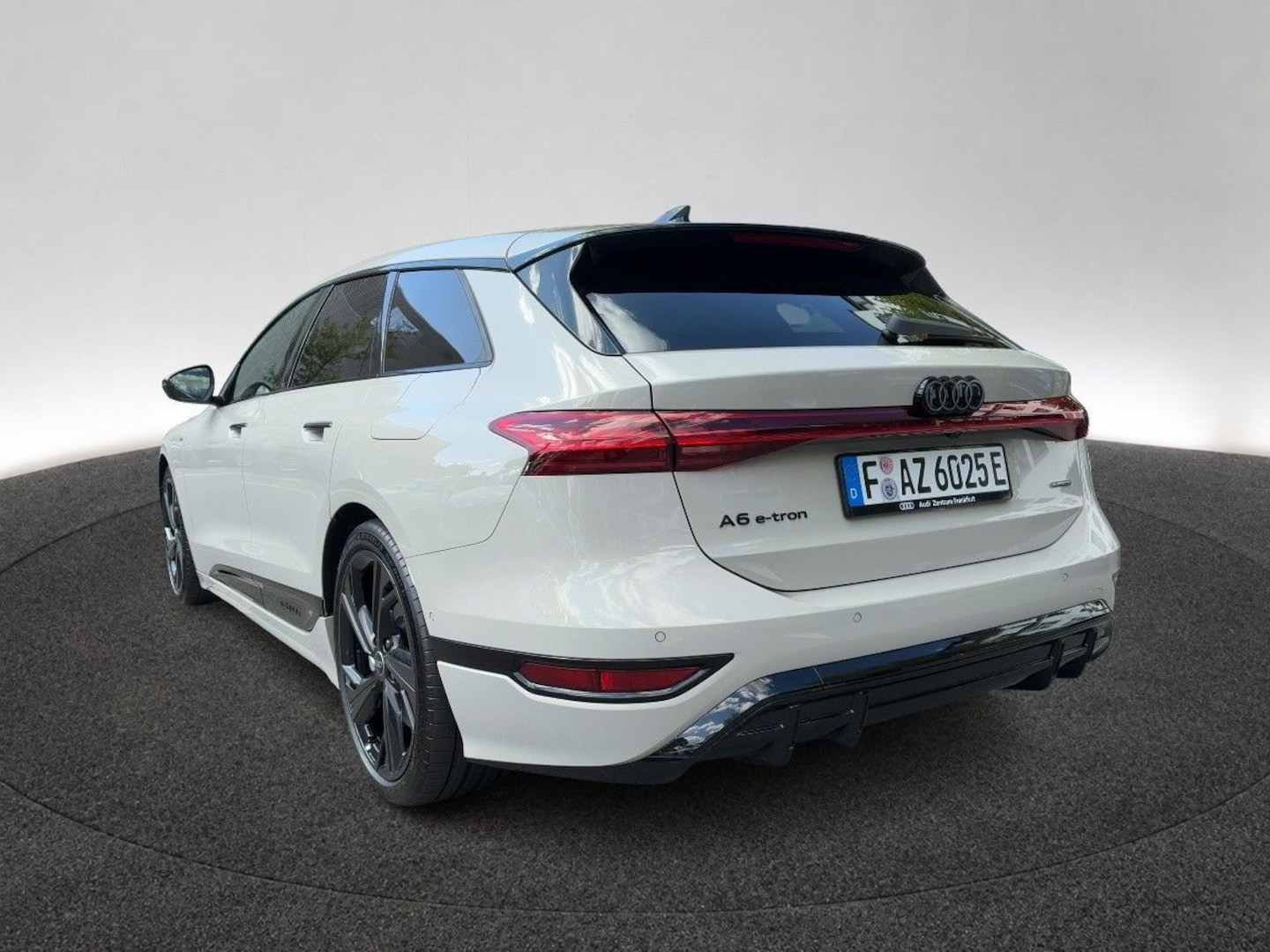 Bild über Audi A6 Avant e-tron S line business e-tron quattro 315 kW - für weitere Informationen kontaktieren Sie den Audi Partner