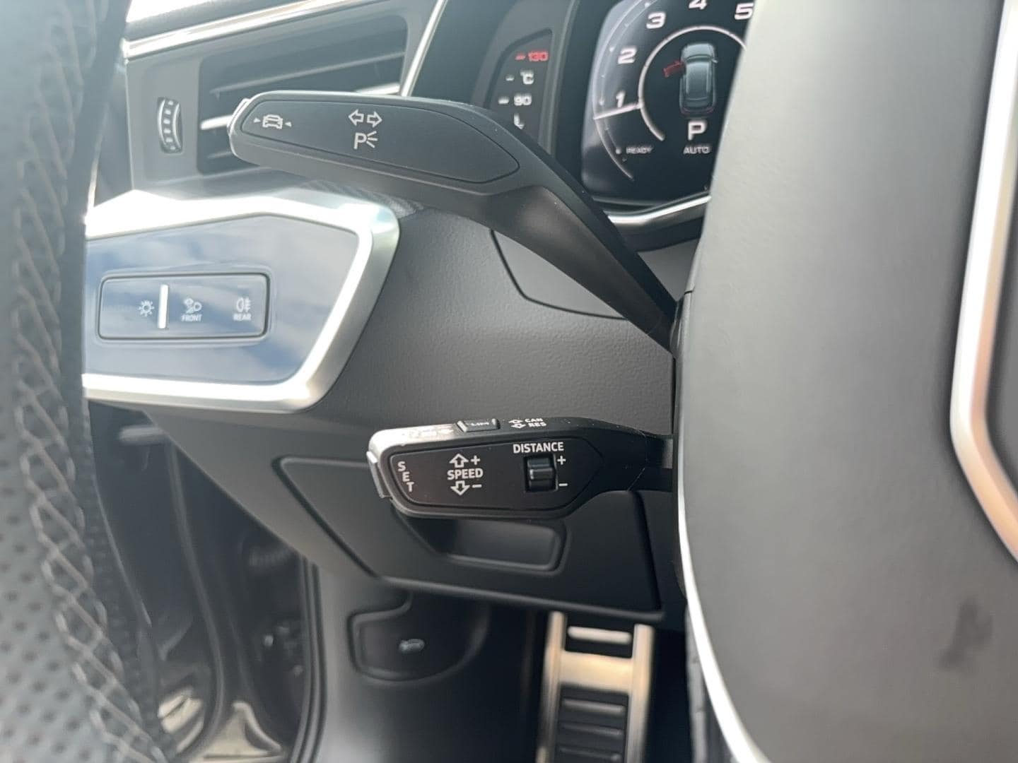 Bild über Audi RS 6 Avant performance TFSI quattro tiptronic - für weitere Informationen kontaktieren Sie den Audi Partner