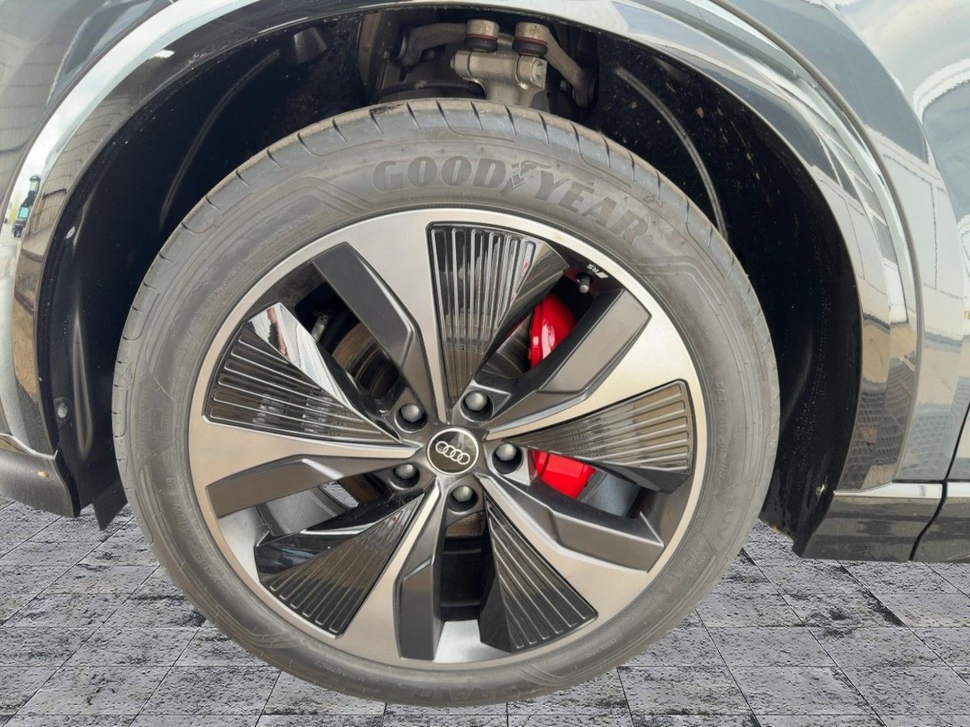 Audi Q6 SUV e-tron