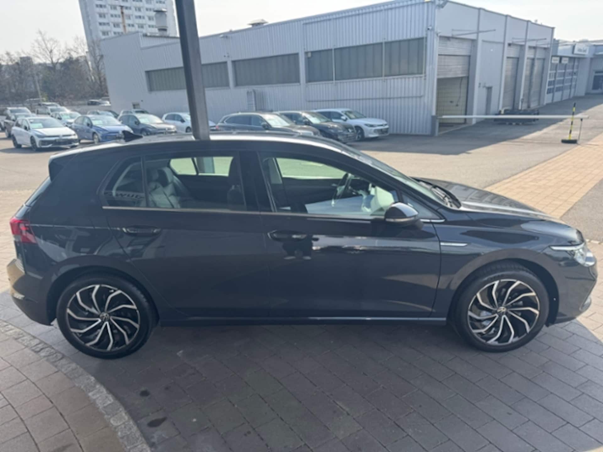 Volkswagen Golf Style
