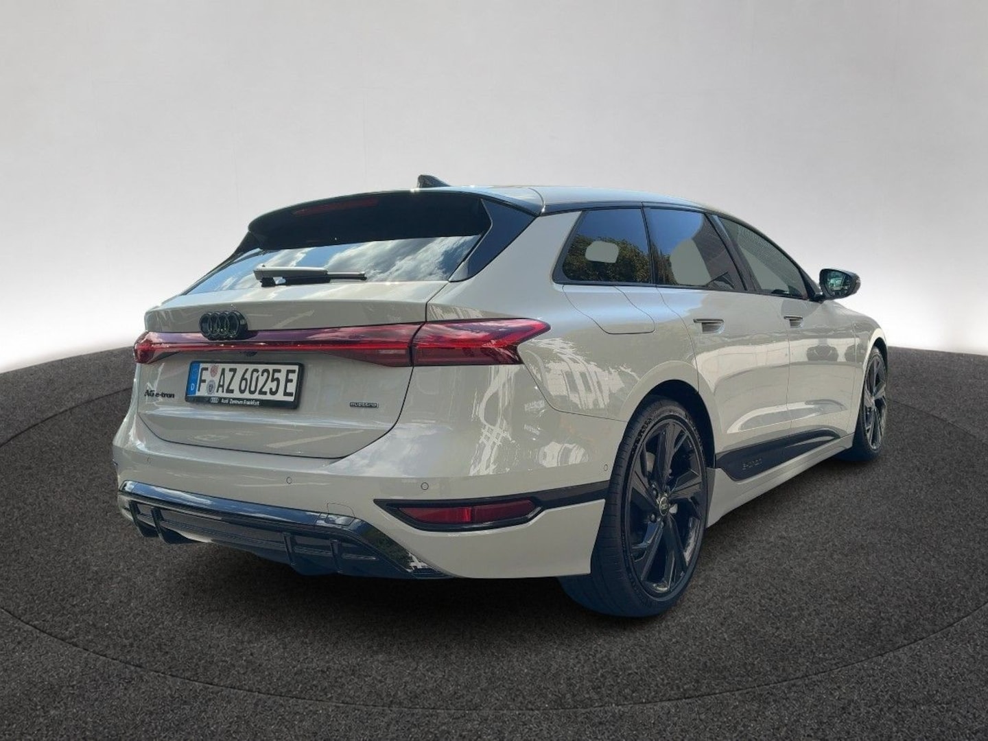 Bild über Audi A6 Avant e-tron S line business e-tron quattro 315 kW - für weitere Informationen kontaktieren Sie den Audi Partner
