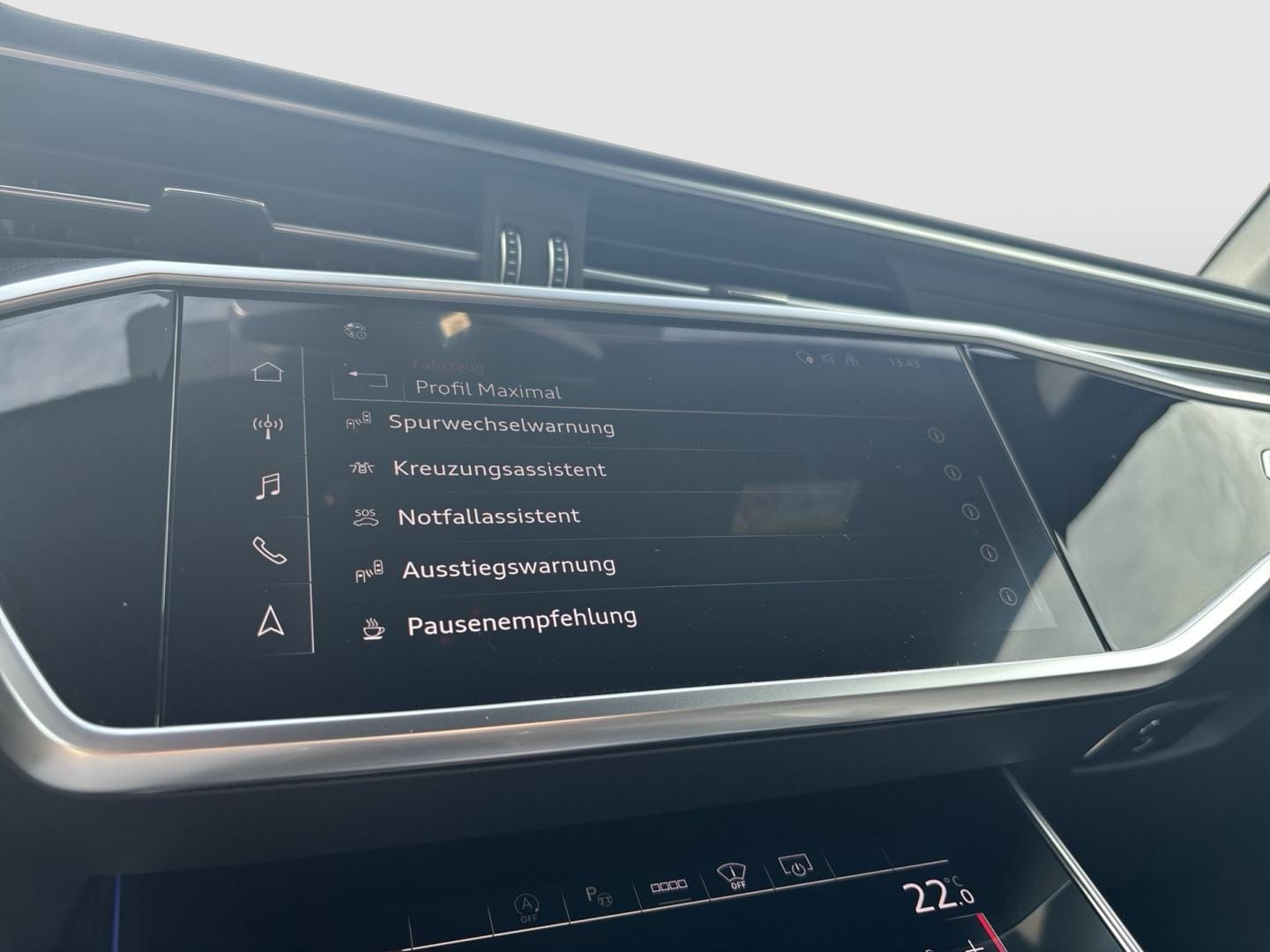 Bild über Audi RS 6 Avant performance TFSI quattro tiptronic - für weitere Informationen kontaktieren Sie den Audi Partner