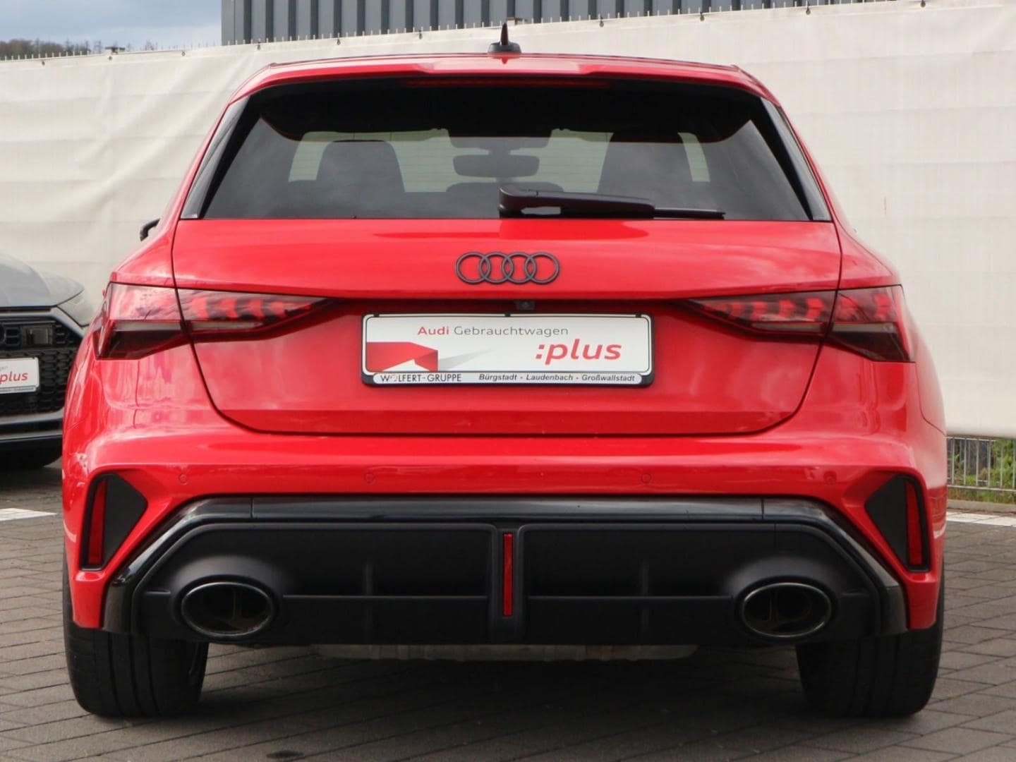 Bild über Audi RS 3 Sportback TFSI quattro 294 kW S tronic - für weitere Informationen kontaktieren Sie den Audi Partner