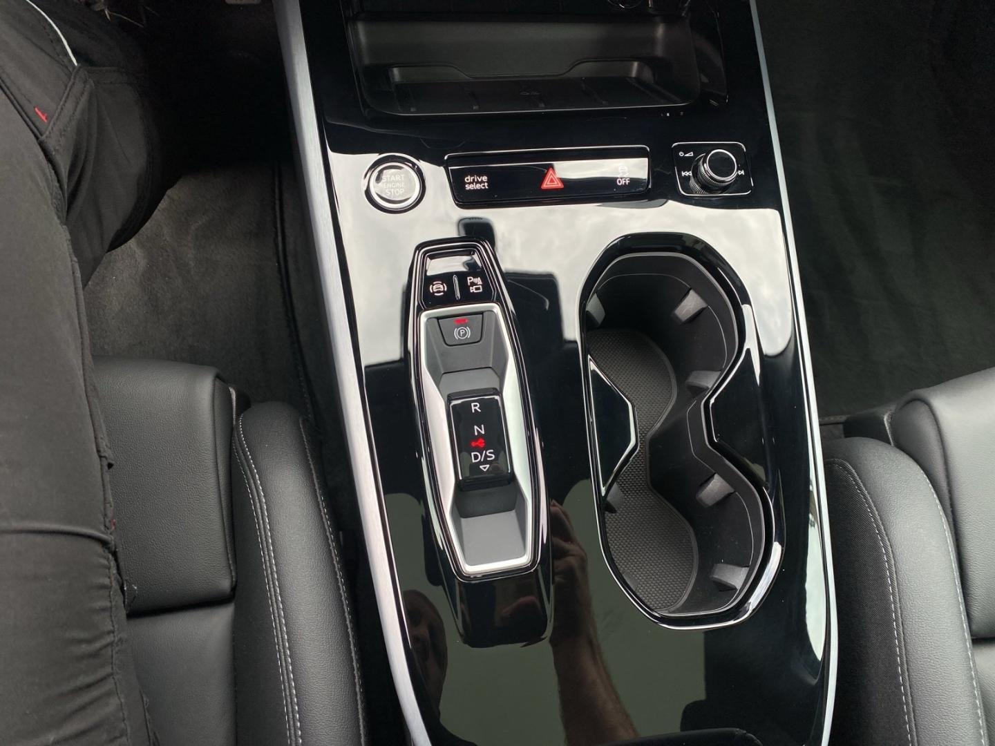 Bild über Audi A5 Avant TDI 150 kW S tronic - für weitere Informationen kontaktieren Sie den Audi Partner
